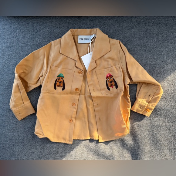 Mini Rodini Other - Mini Rodini Tan button up with hound dogs NWT 9-18mo
